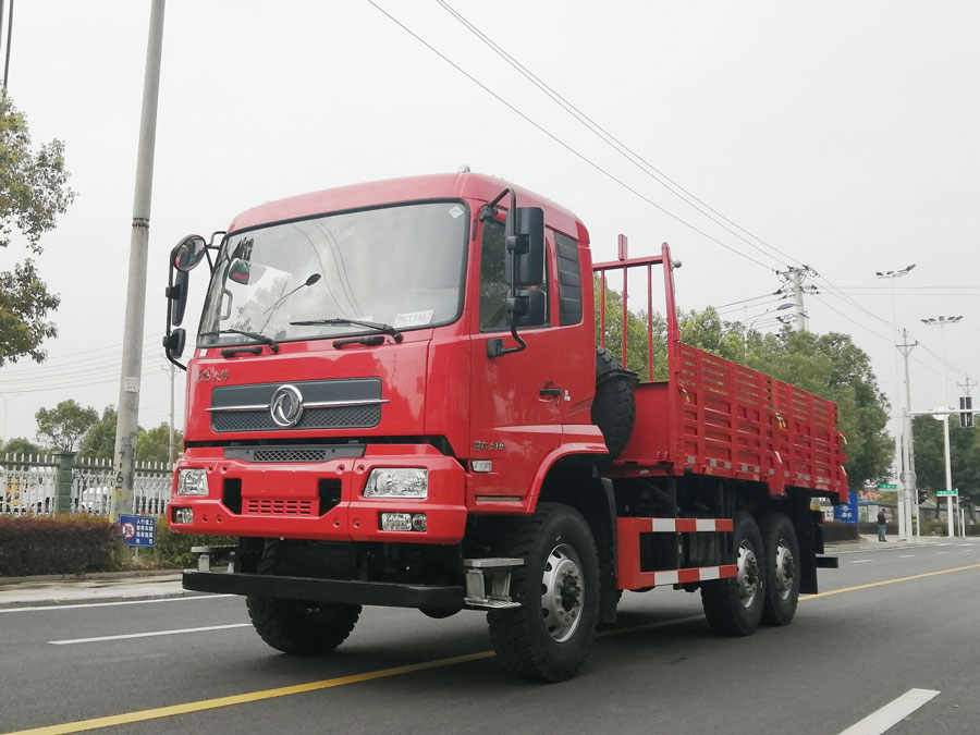 六驱210马力越野载货车