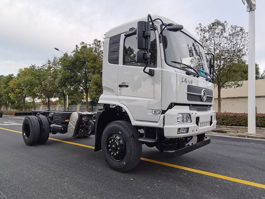 KLF5160TXQD6型 四驱墙面清洗车