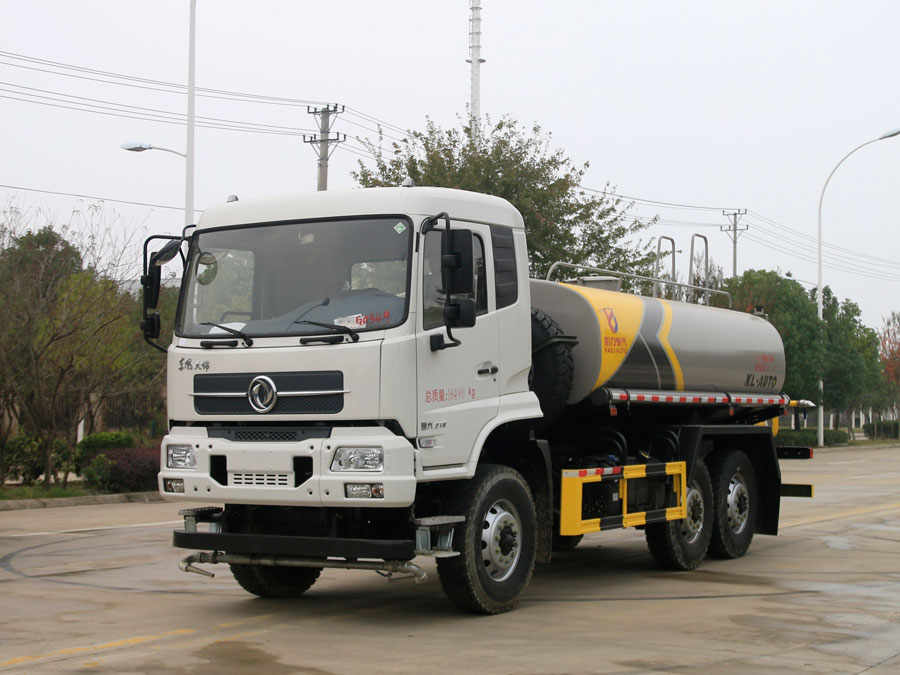 KLF5161GPSDF6型六驱绿化喷洒车